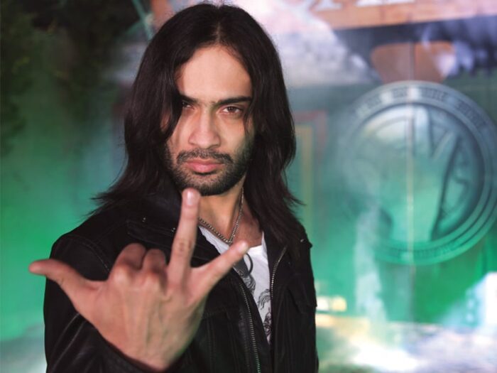 Waqar Zaka | Biography, Age, Family & Other Facts