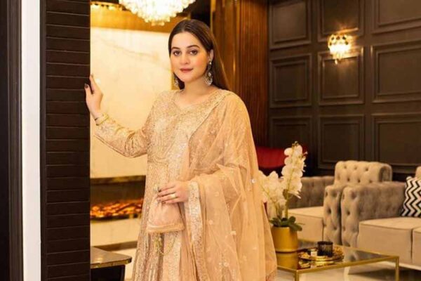 Aiman Khan | Biography, Age, Family & Other Facts