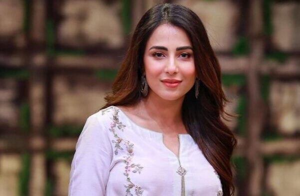 Ushna Shah | Biography, Age, Family & Other Facts