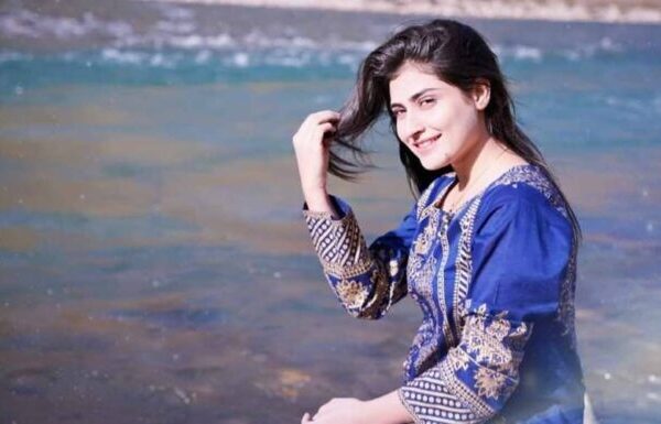 Zoi Hashmi | Biography, Age, Family & Other Facts